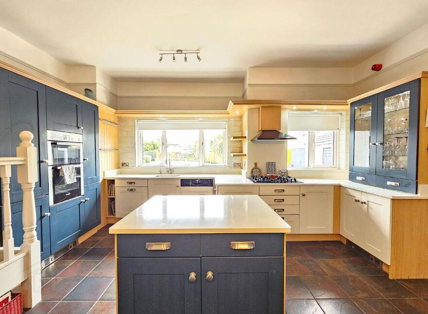 Glenomra House, Limerick Road, Ennis, V95X853
