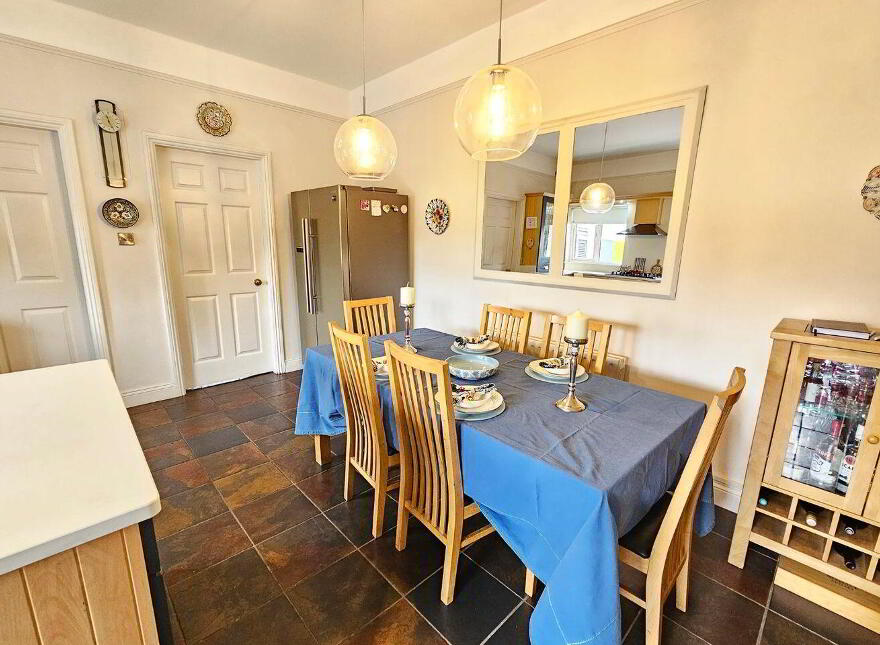 Glenomra House, Limerick Road, Ennis, V95X853