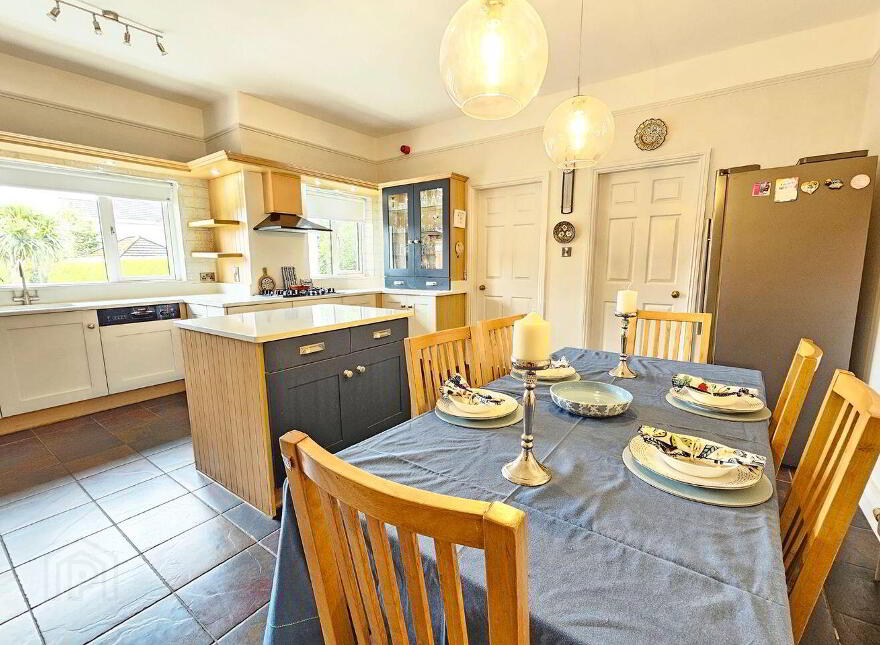 Glenomra House, Limerick Road, Ennis, V95X853