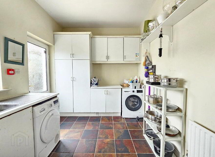 Glenomra House, Limerick Road, Ennis, V95X853