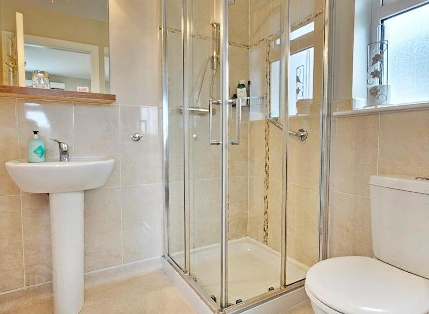 Glenomra House, Limerick Road, Ennis, V95X853