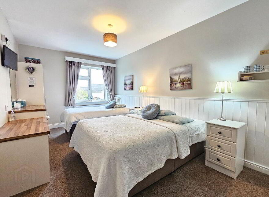 Glenomra House, Limerick Road, Ennis, V95X853