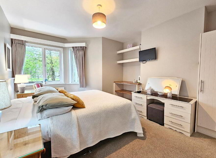 Glenomra House, Limerick Road, Ennis, V95X853