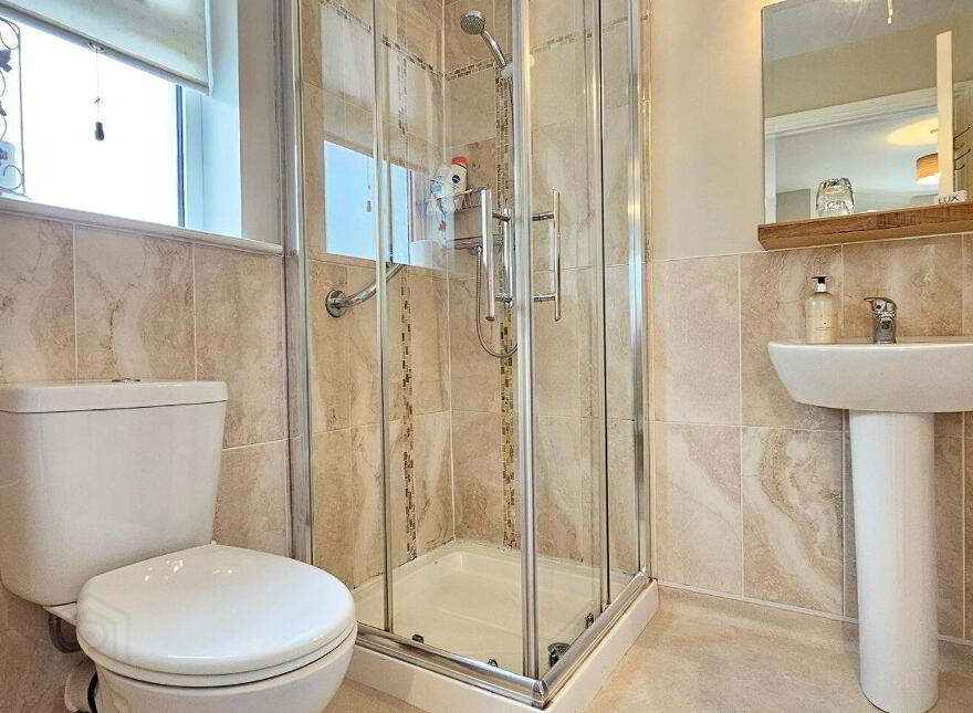 Glenomra House, Limerick Road, Ennis, V95X853