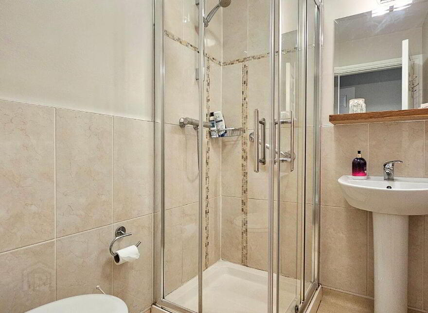 Glenomra House, Limerick Road, Ennis, V95X853