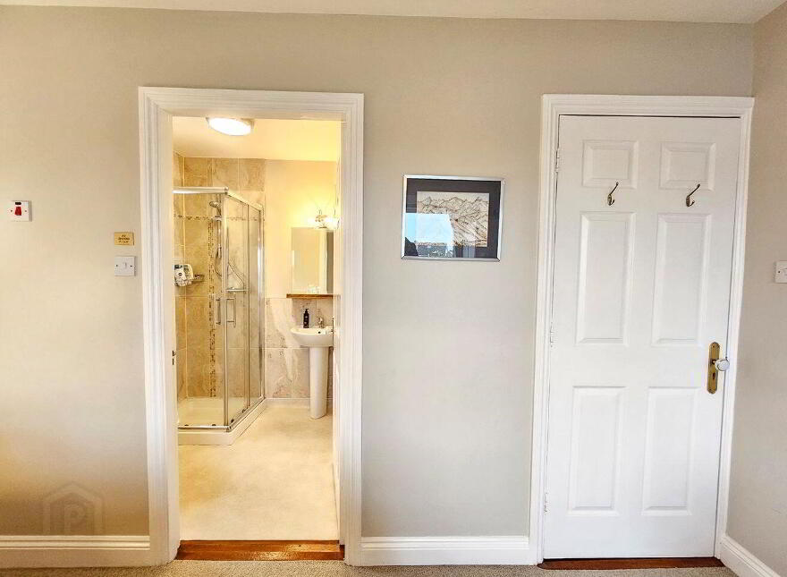 Glenomra House, Limerick Road, Ennis, V95X853