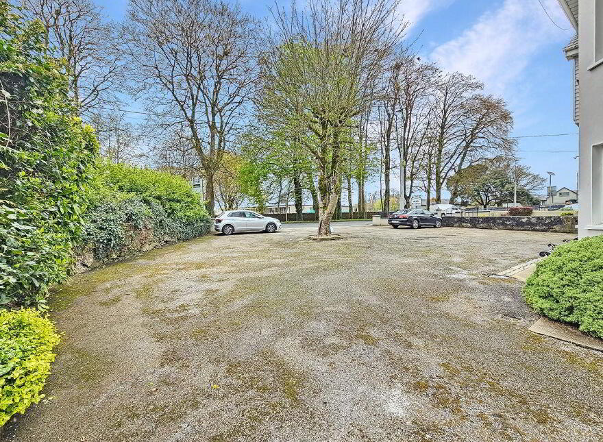 Glenomra House, Limerick Road, Ennis, V95X853