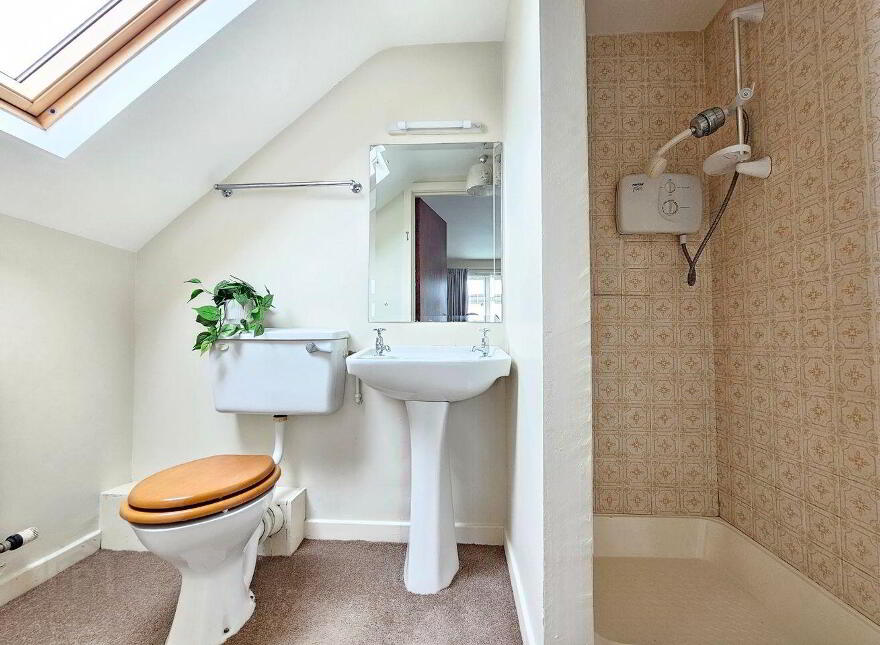 Loughville, Lahinch Road, Ennis, V95P2D8
