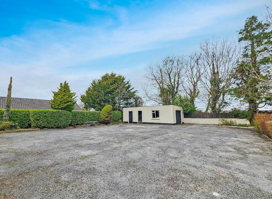 Loughville, Lahinch Road, Ennis, V95P2D8