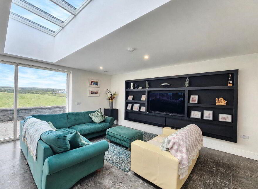 6 Radharc Na Mara, Cregg, Lahinch, V95YC5H