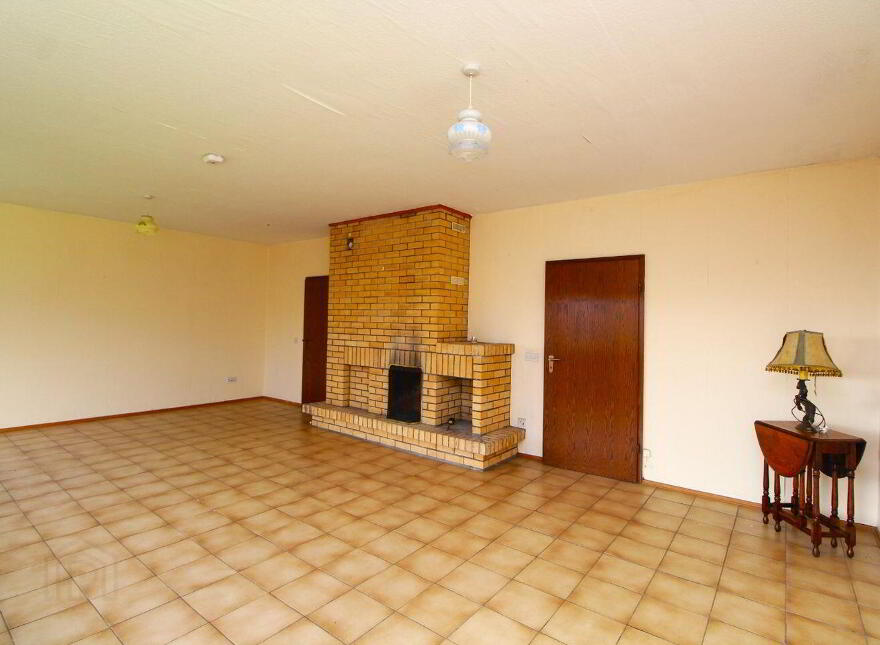 Ross Side House, Saint Josephs Road, Mallow, P51WKE8