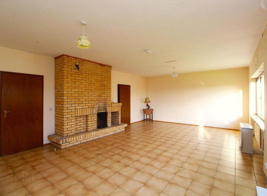 Ross Side House, Saint Josephs Road, Mallow, P51WKE8