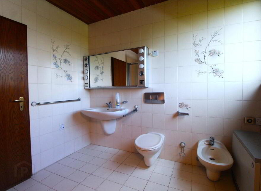 Ross Side House, Saint Josephs Road, Mallow, P51WKE8