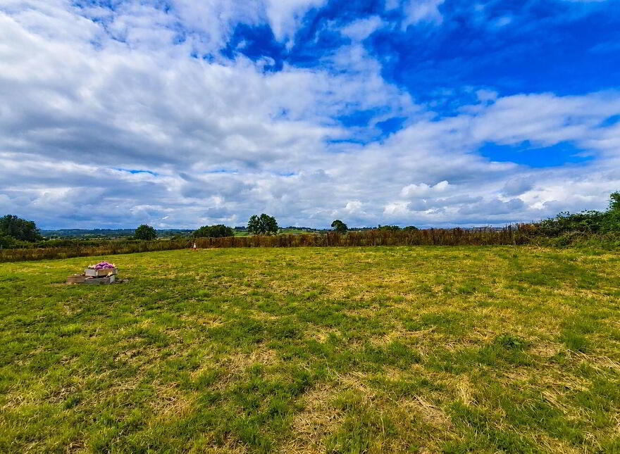 Loumanagh North, Boherbue, P51E8K5