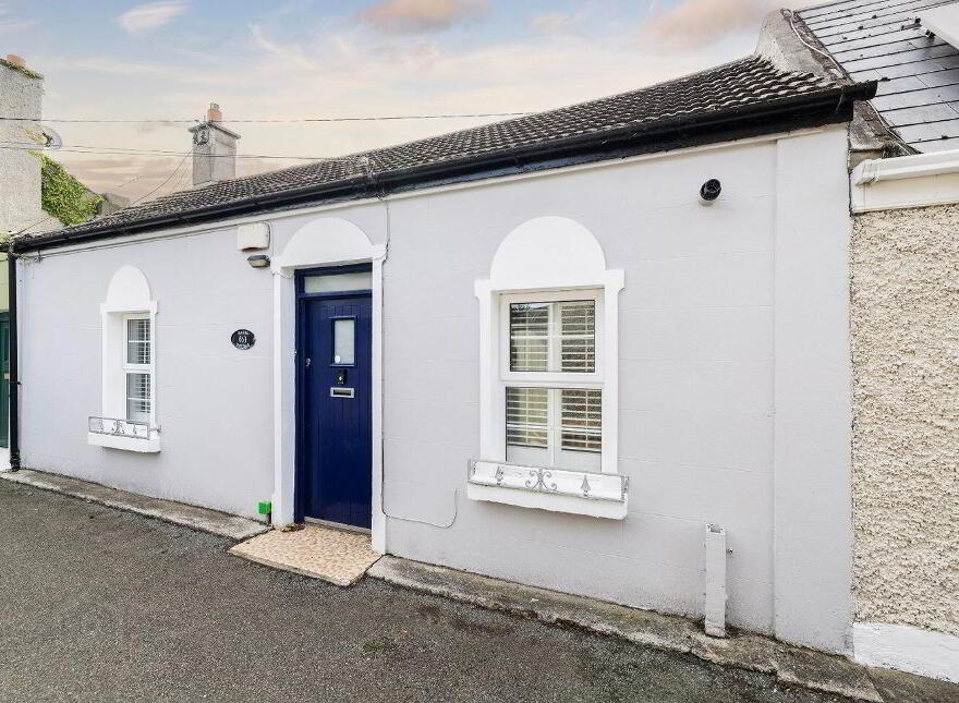 Hazel Cottage, 6 The Square, Skerries, K34RK27