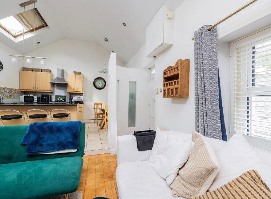 Hazel Cottage, 6 The Square, Skerries, K34RK27