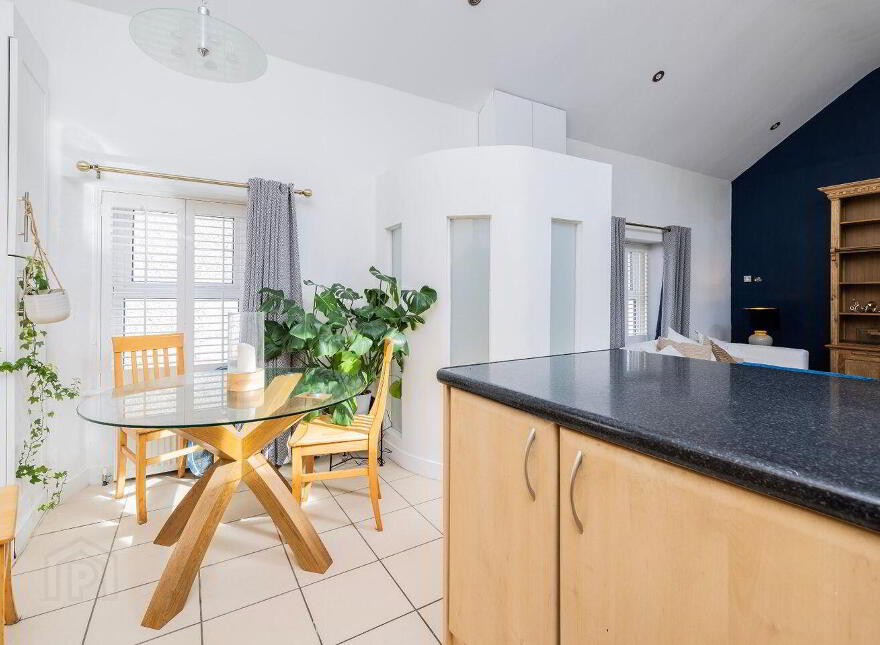 Hazel Cottage, 6 The Square, Skerries, K34RK27