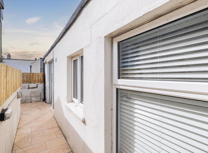 Hazel Cottage, 6 The Square, Skerries, K34RK27