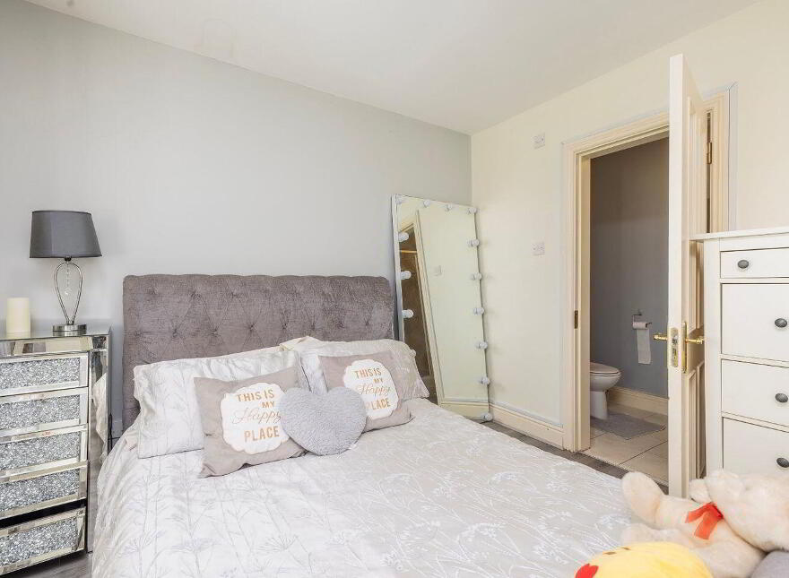 49 Tayleurs Point, Rush, K56E670