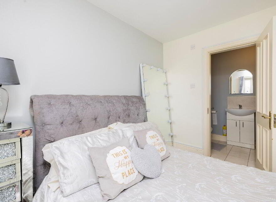 49 Tayleurs Point, Rush, K56E670