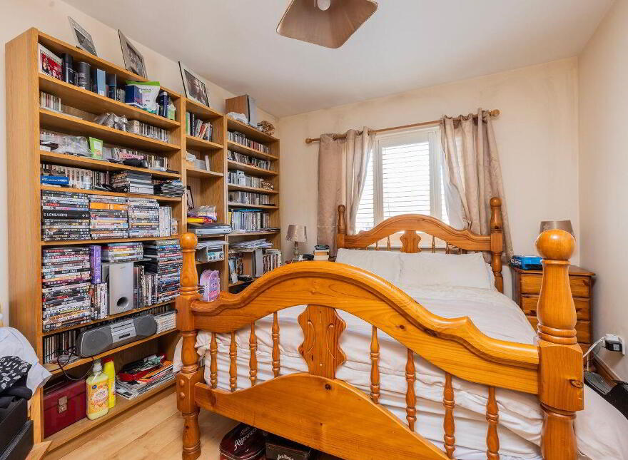 49 Tayleurs Point, Rush, K56E670