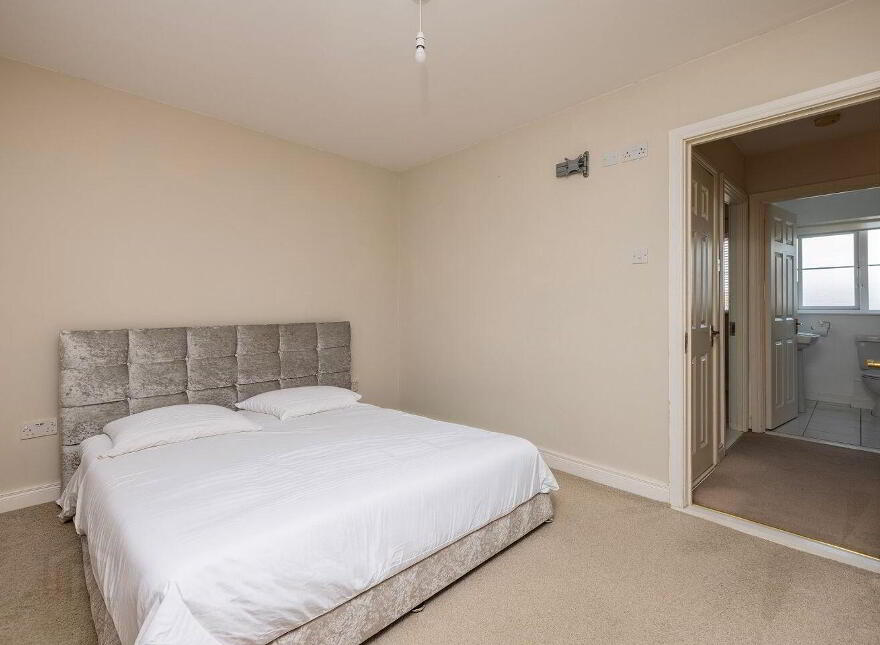 34 Barons Hall Park, Balbriggan, K32PP40
