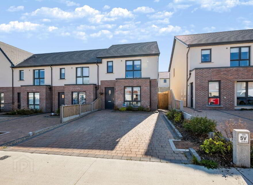 8 Folkstown Park, Taylor Hill Boulevard, Balbriggan, K32P270 photo