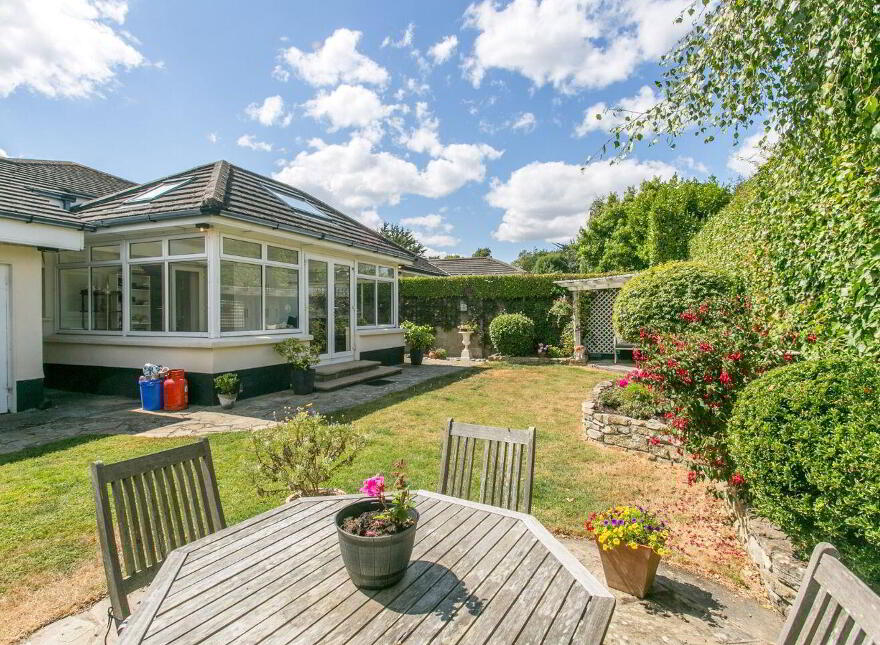 18 Dornden Park, Booterstown, A94Y194