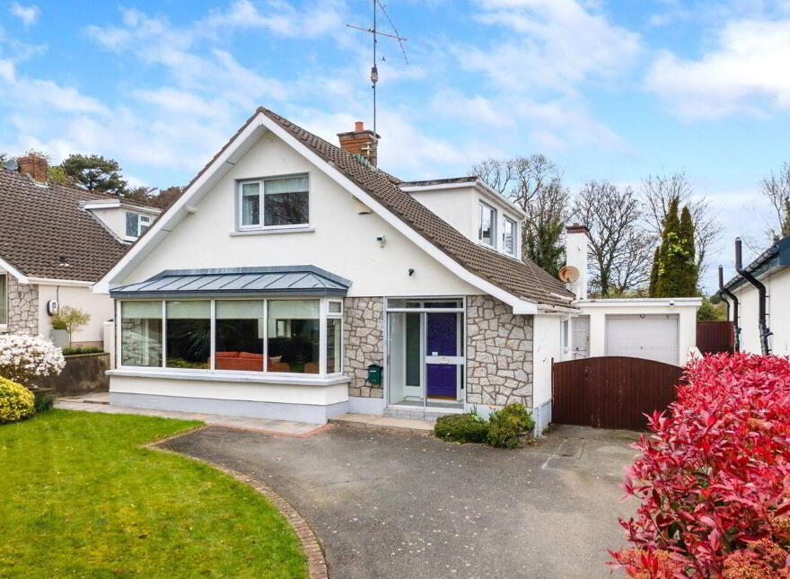 19 Knocksinna Park, Foxrock, Foxrock, D18V8N9 photo