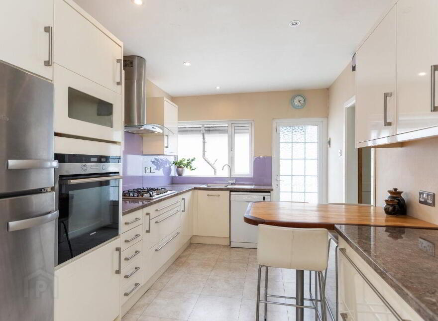 19 Knocksinna Park, Foxrock, Foxrock, D18V8N9