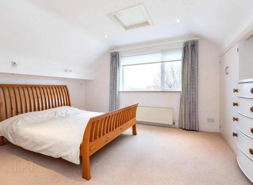 19 Knocksinna Park, Foxrock, Foxrock, D18V8N9