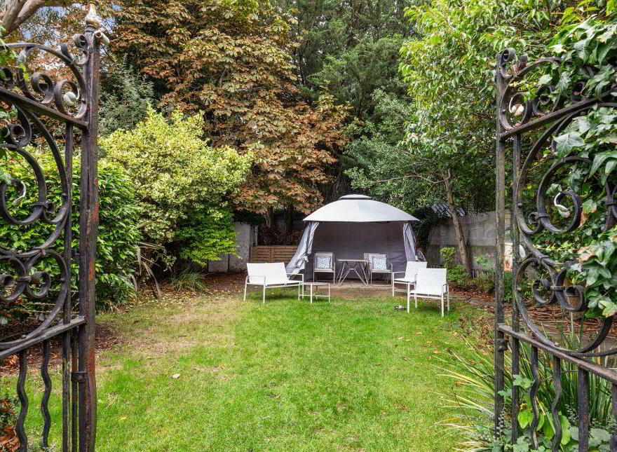 150 Clonkeen Road, Blackrock, Blackrock, A94RF24