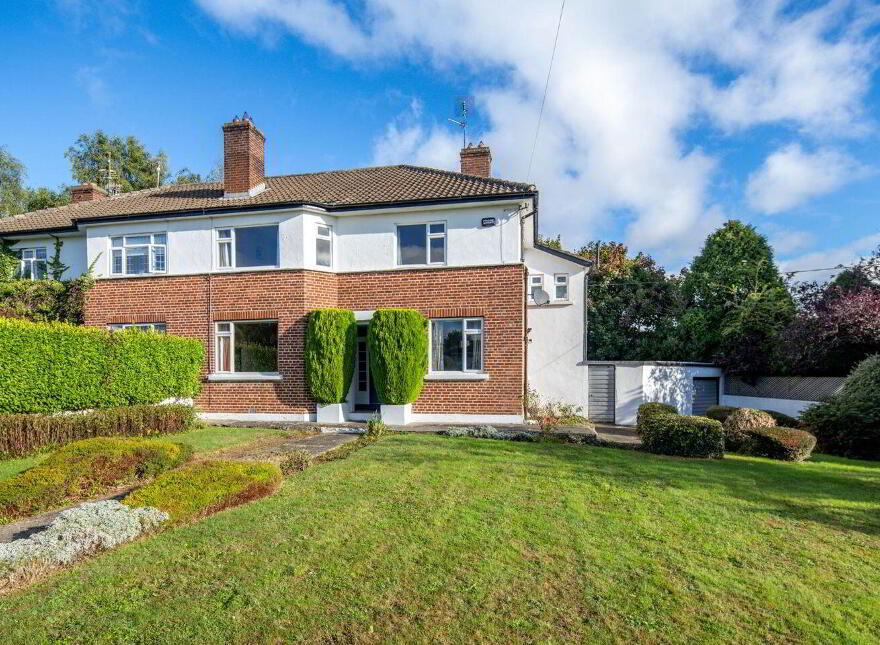 Mallard, Foxrock Park, Kill Lane, Foxrock, Foxrock, D18EA26