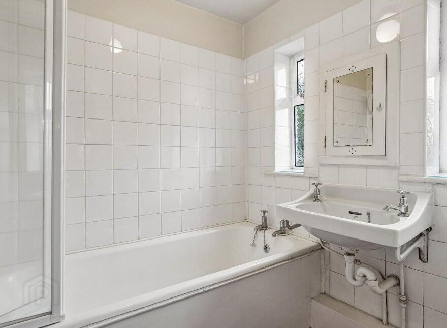 Mallard, Foxrock Park, Kill Lane, Foxrock, Foxrock, D18EA26