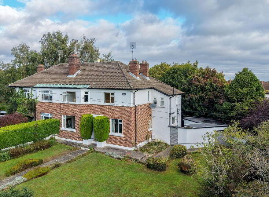 Mallard, Foxrock Park, Kill Lane, Foxrock, Foxrock, D18EA26