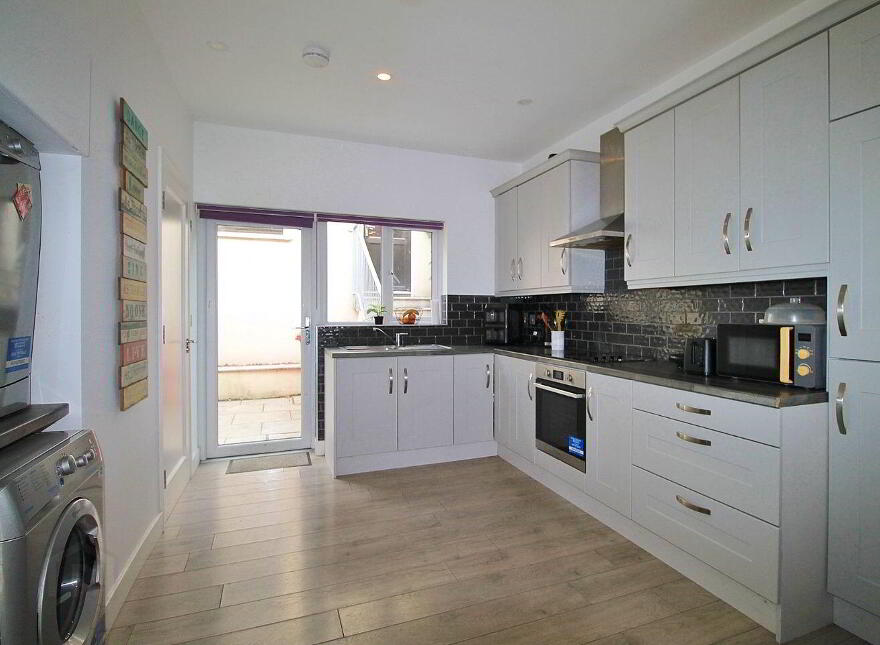 18 Millmount Avenue, Drumcondra, Drumcondra, D09H3K8