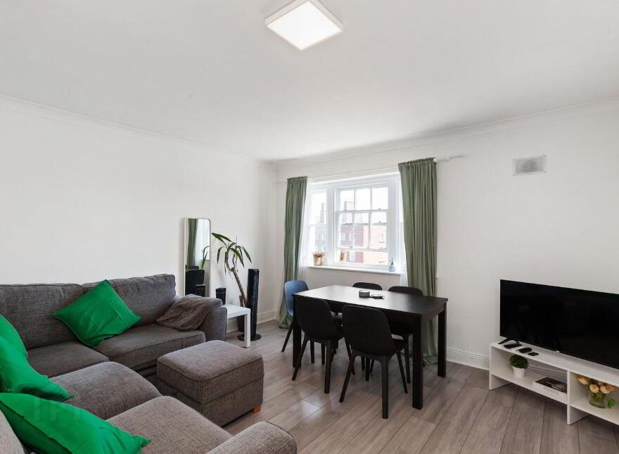 Apt 43, 55 Mountjoy Square West, Dublin 1, D01V320