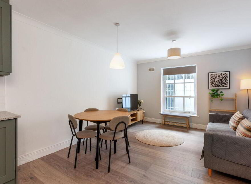 Apt. 11, 52 Mountjoy Square South, Dublin 1, D01E773