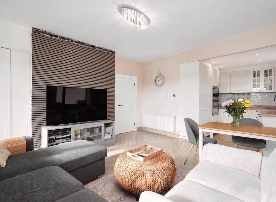 52 The Oval, Tullyvale, Cabinteely, Dublin, D18P942