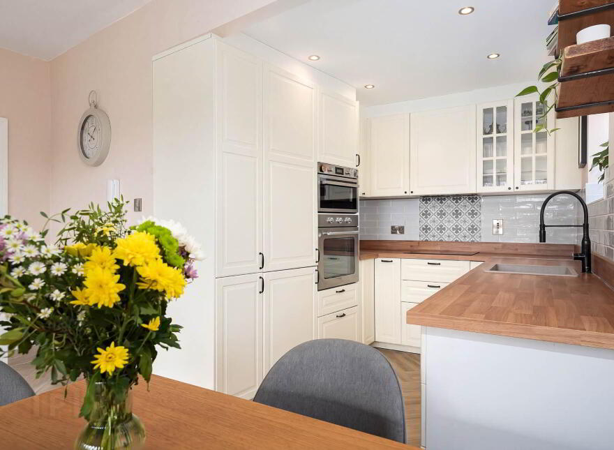 52 The Oval, Tullyvale, Cabinteely, Dublin, D18P942