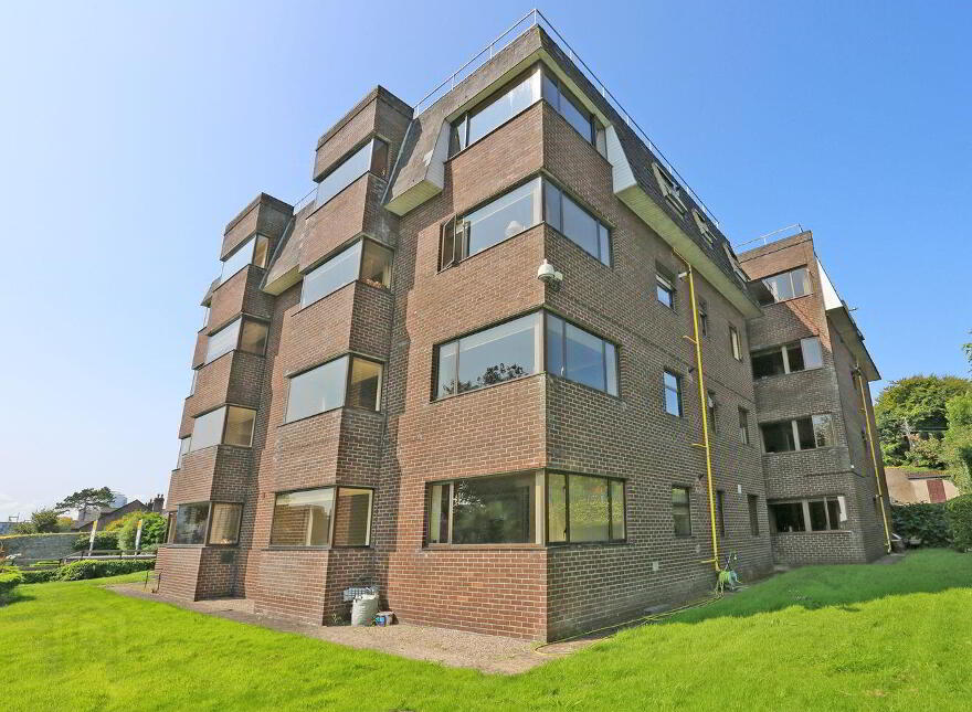 10 Strand Court, O' Callaghan, Strand, V94N220
