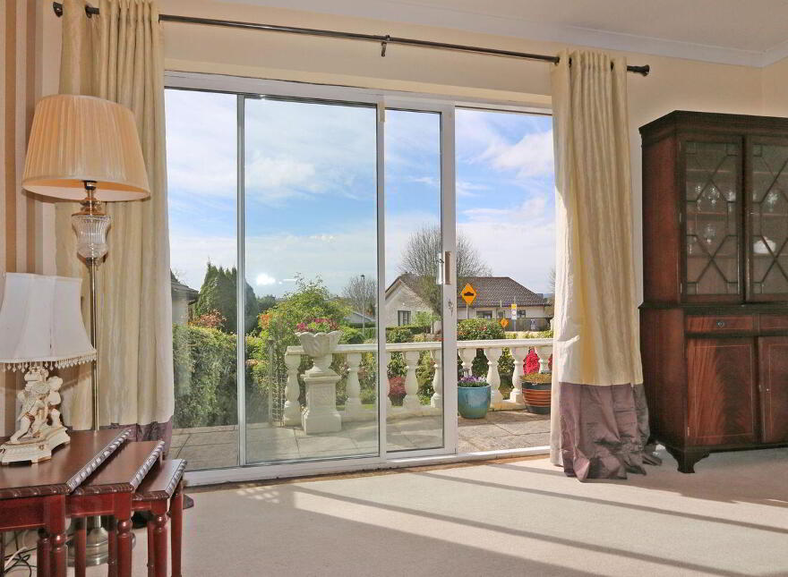 Ardnahinch, 1 Golf Links Road, Castletroy, V94WK0D