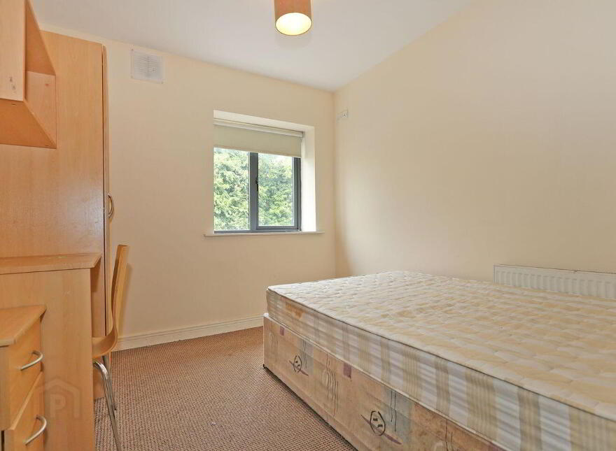 5 Parkville Court, Dublin Road