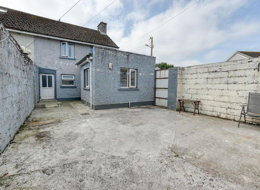 1 Saint Fintans, Terrace, Mountrath, R32AC96