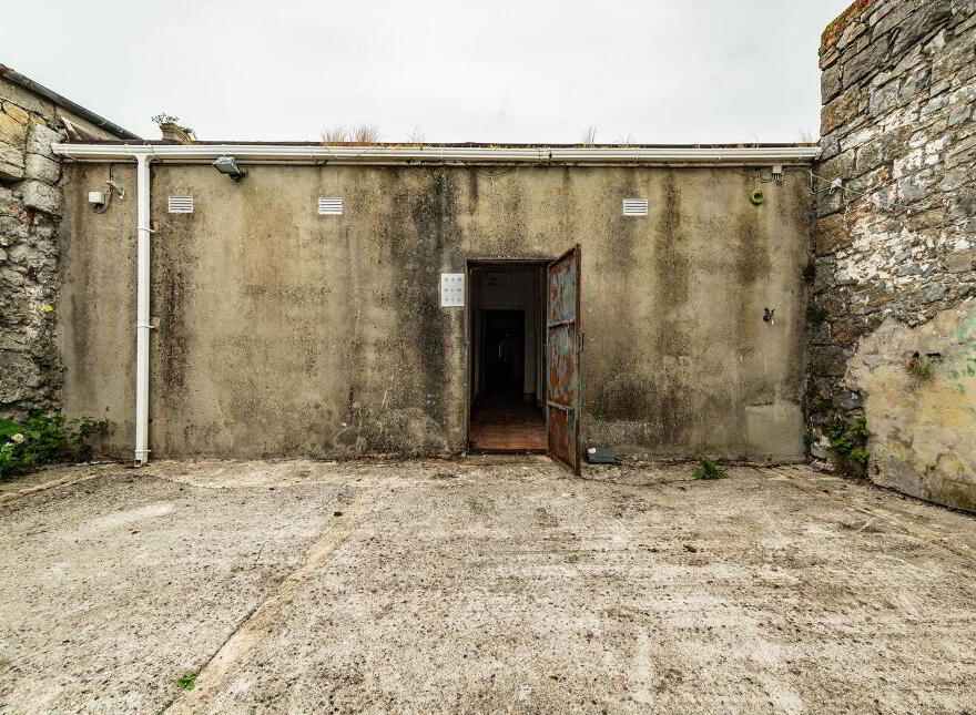 19 Duke Street, Athy, R14T202