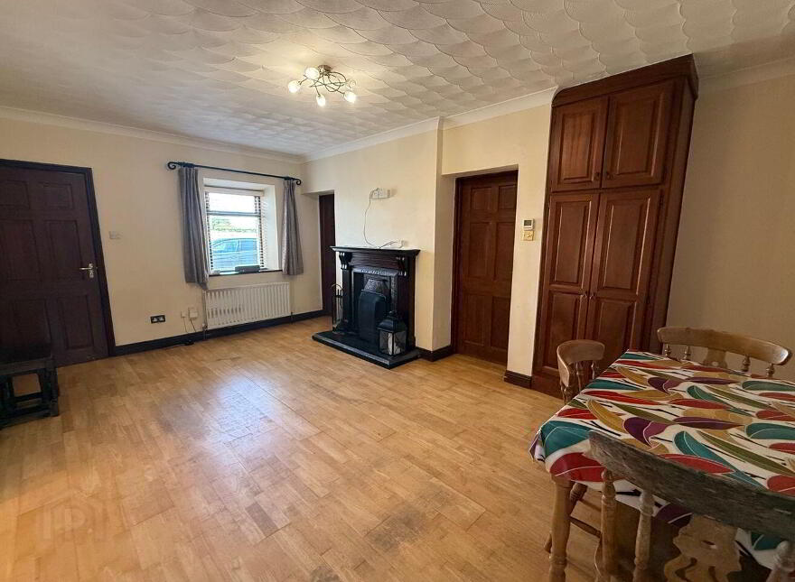 Graigues, Robertstown, W91P60H
