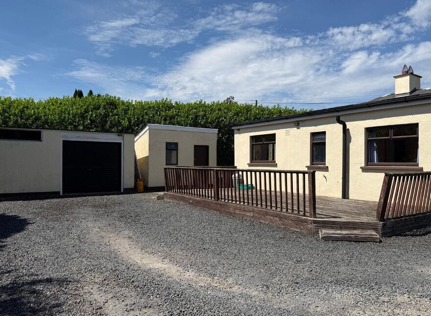 Graigues, Robertstown, W91P60H