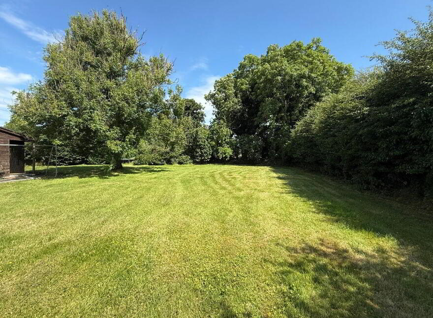 Graigues, Robertstown, W91P60H