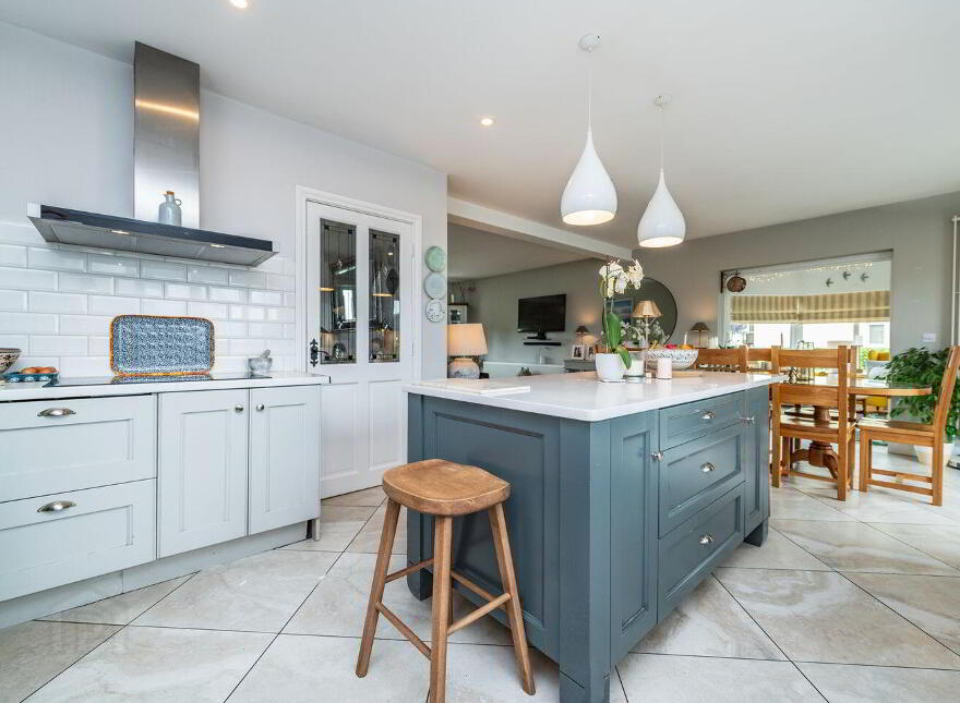 Donadea, Staplestown, W91TN1W