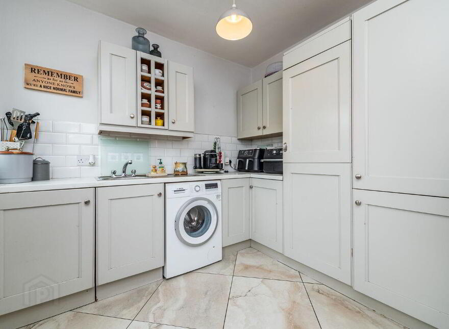 Donadea, Staplestown, W91TN1W